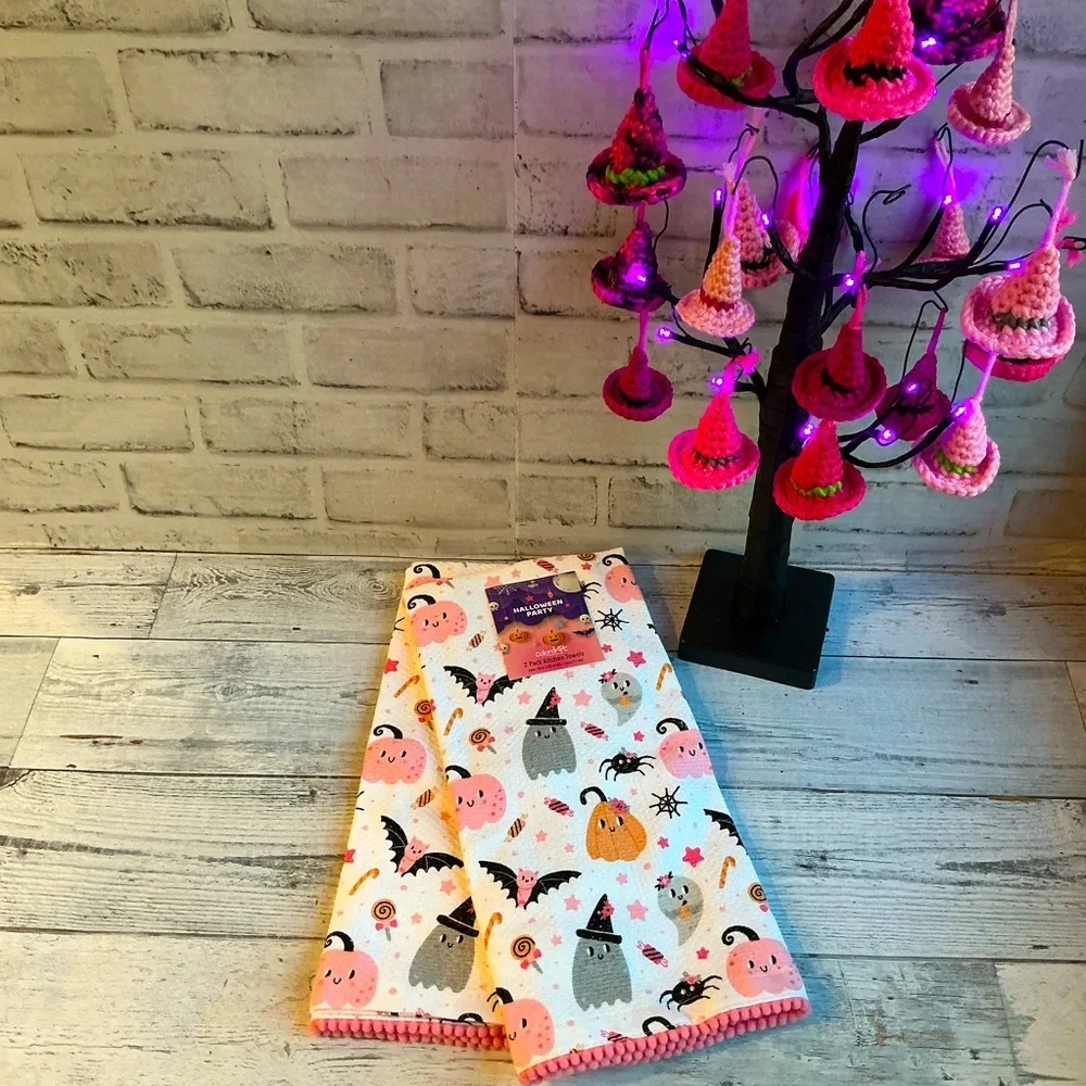 Colordrift 2Pc Ghosts, Bats, Pumpkins and Spiders Pink Halloween Kitchen Towels